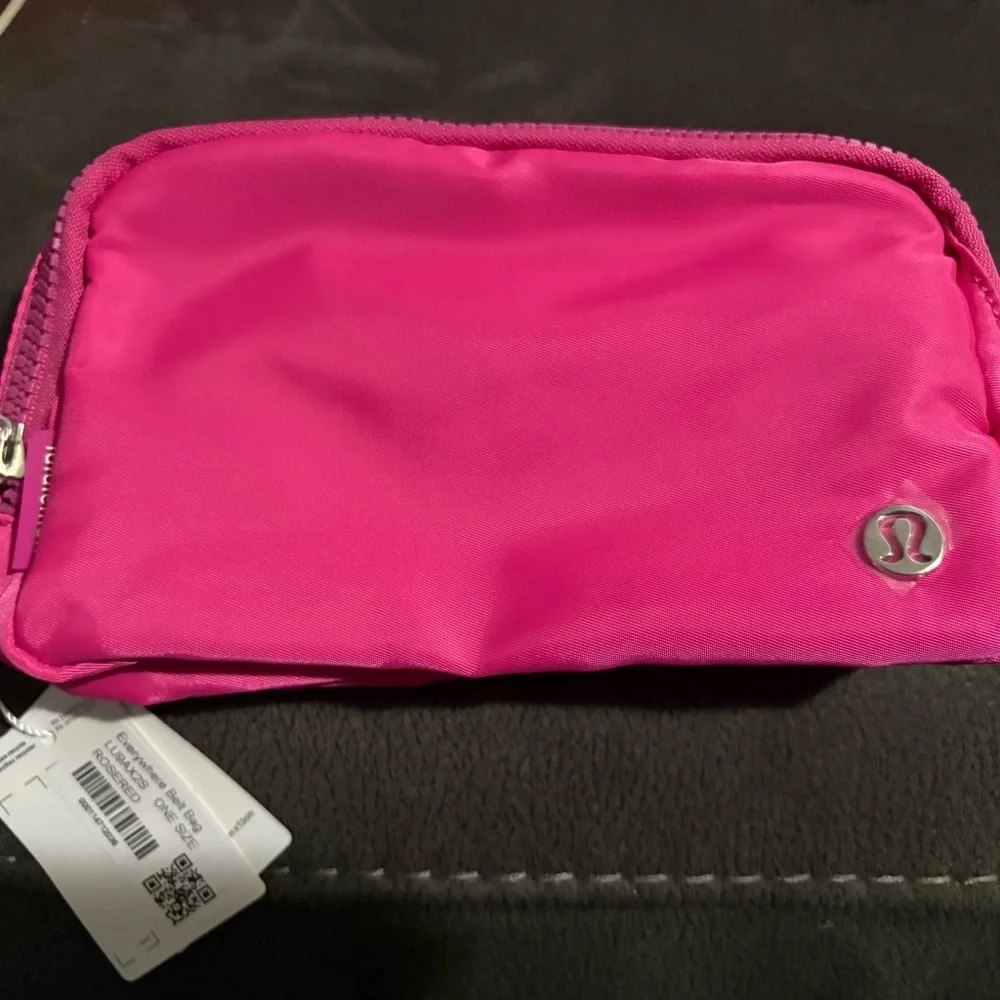 lululemon belt bag fuchsia Everywhere Crossbody 1L Lululemon Athletica Everywhere Belt Bag